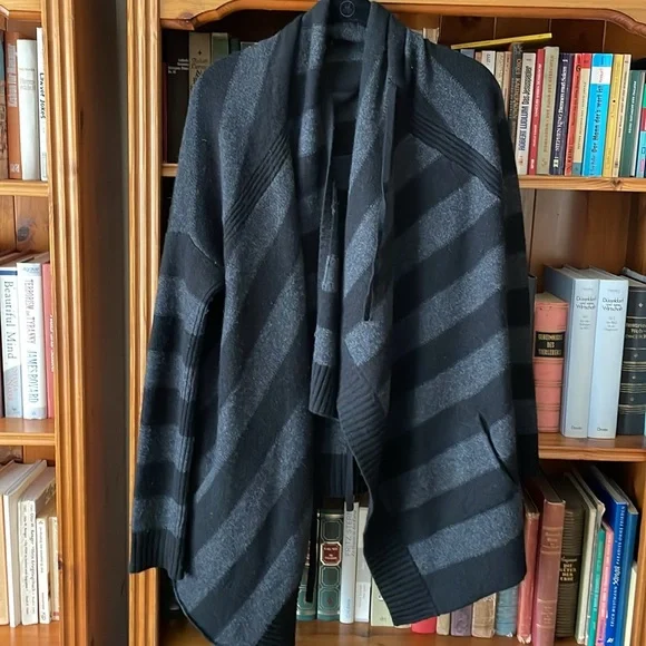 Vince Wrap Drape Front Cashmere Wool Alpaca Blend Sweater Black Gray Stripe EC M - Picture 9 of 16